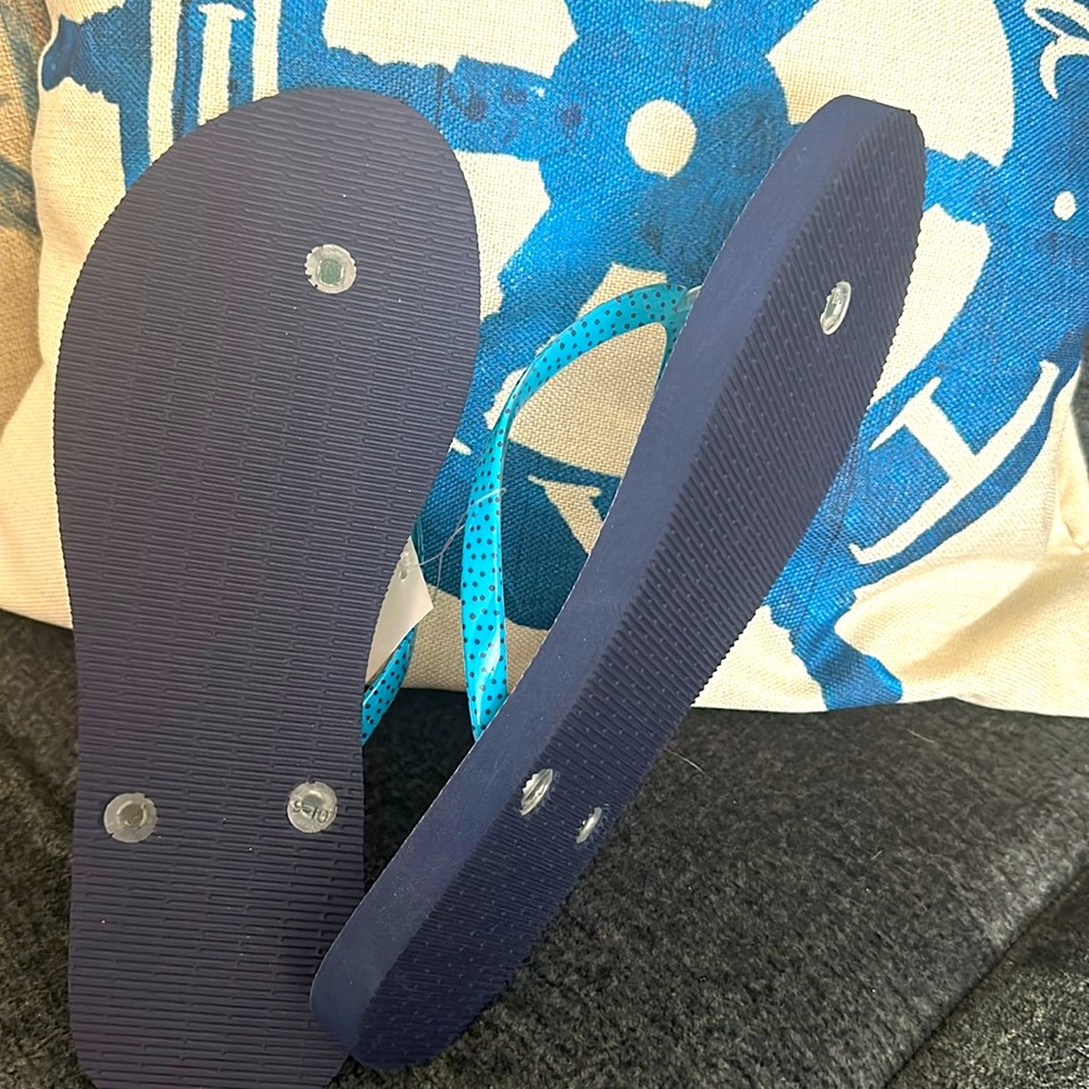 Vera Bradley Flip Flops NWT - Picture 5 of 5